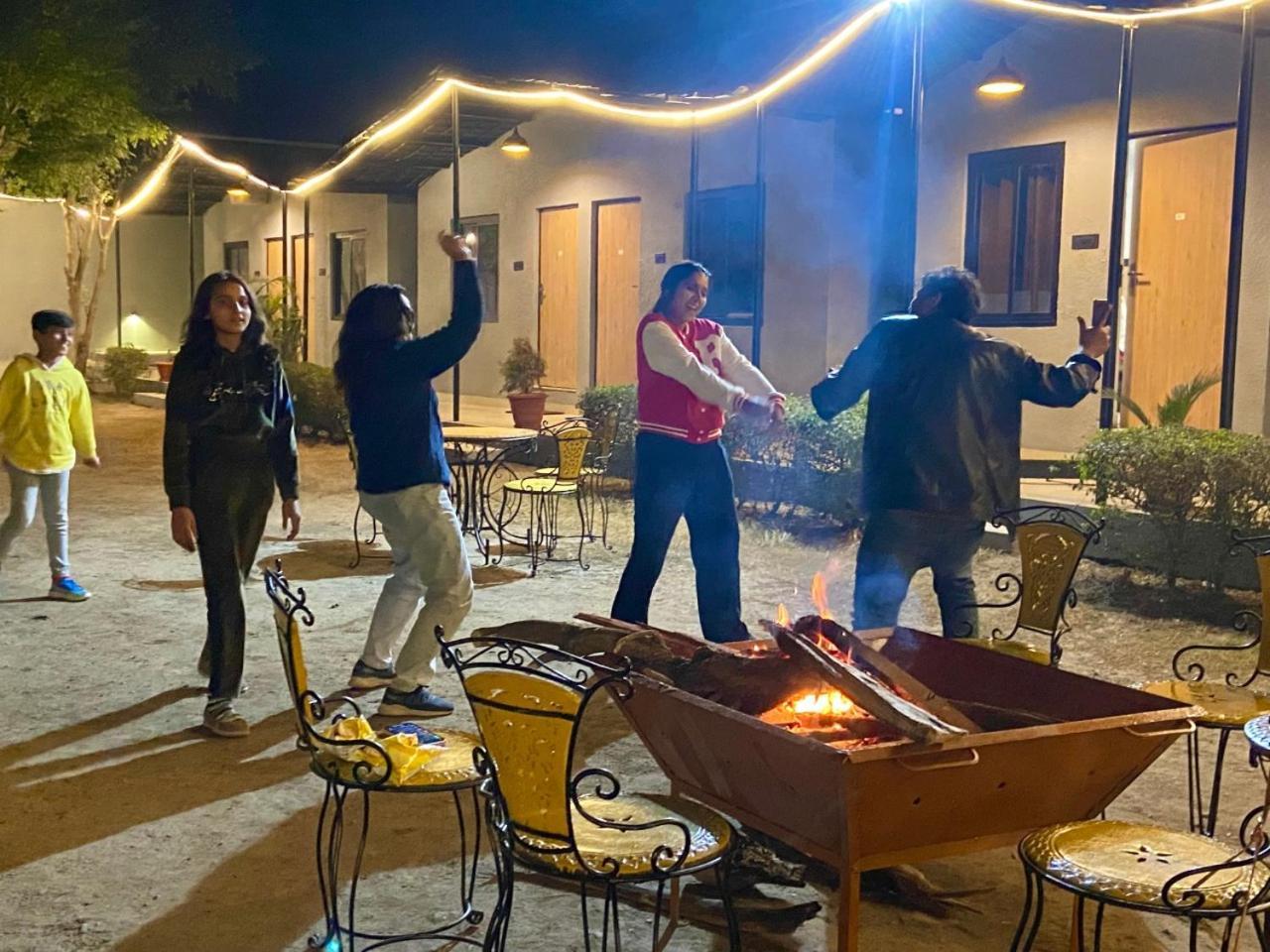 רישיקש Euphoric River Resort מראה חיצוני תמונה