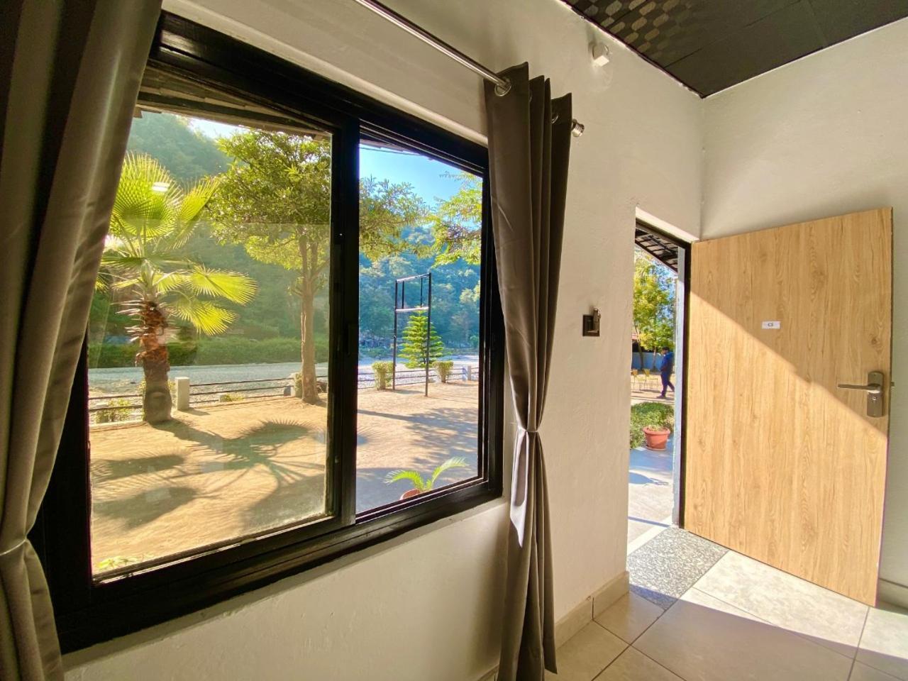 רישיקש Euphoric River Resort מראה חיצוני תמונה