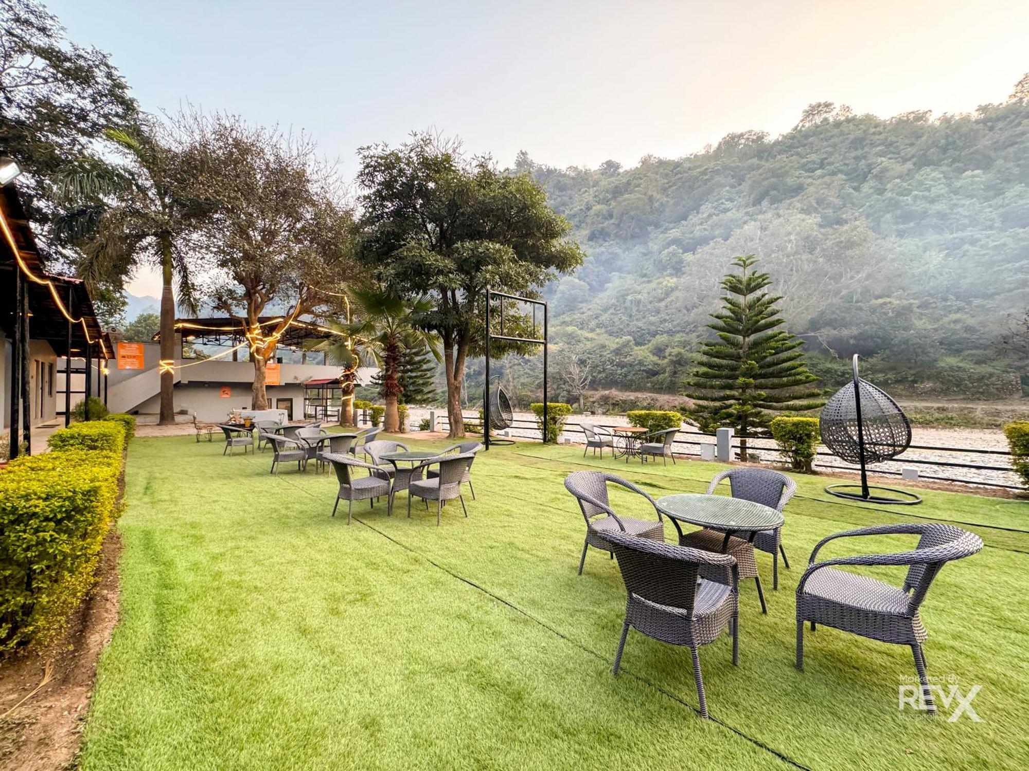 רישיקש Euphoric River Resort מראה חיצוני תמונה
